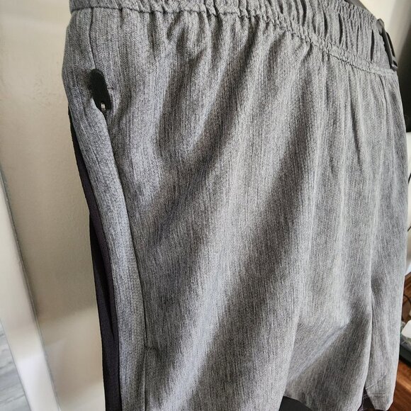 XERSION RUN SHORTS - Picture 2 of 4